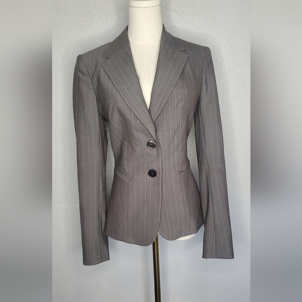 The Limited Wool Blend Perfect Travel Gray Pinstripe Fitted Blazer Jacket Size 6